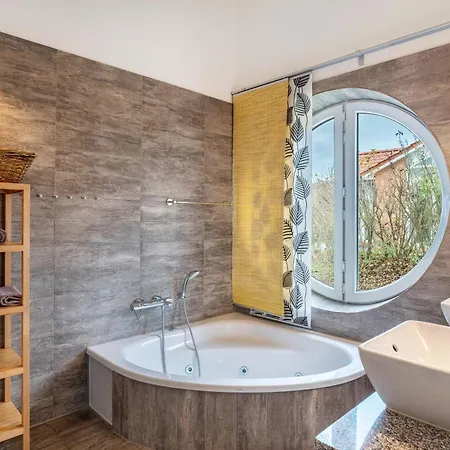 Schwanenuferhaus 別荘 *